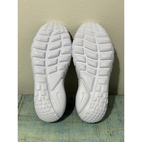 Nike Flex Runner 2 GS Kids Sneakers Size 7Y Women's 8.5 Black White Unisex New - Picture 7 of 8